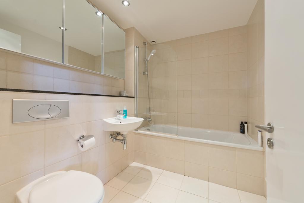 River Liffey Apartment دبلن المظهر الخارجي الصورة